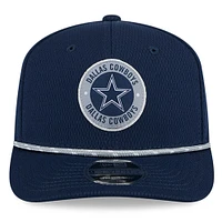 Casquette extensible à bouton-pression New Era pour hommes des Dallas Cowboys 2024 Sideline 9SEVENTY bleu marine