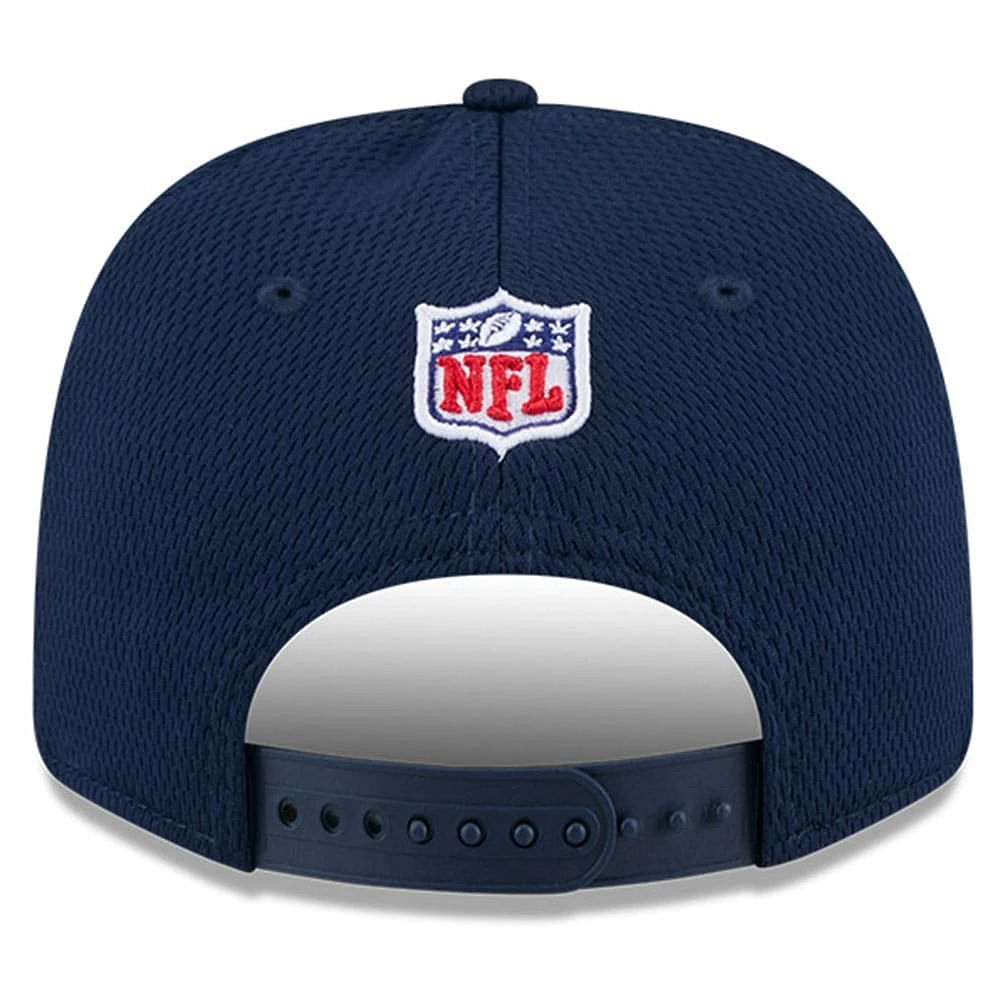 Casquette extensible à bouton-pression New Era pour hommes des Dallas Cowboys 2024 Sideline 9SEVENTY bleu marine