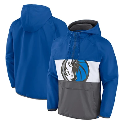Veste à capuche demi-zip Fanatics bleu/gris Dallas Mavericks Anorak Flagrant Foul Color-Block Raglan pour hommes