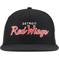 Casquette Snapback noire Mitchell & Ness des Red Wings de Detroit Core Team Script 2.0 pour hommes