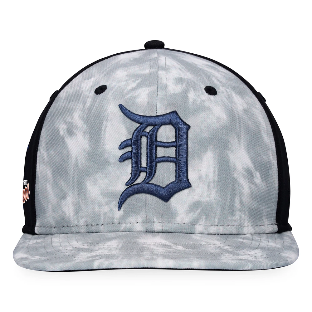 Men's Majestic Gray Detroit Tigers Smoke Dye Snapback Hat