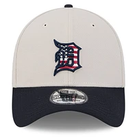 Men's New Era  Khaki/Black Detroit Tigers 2024 Fourth of July 39THIRTY Flex Hat