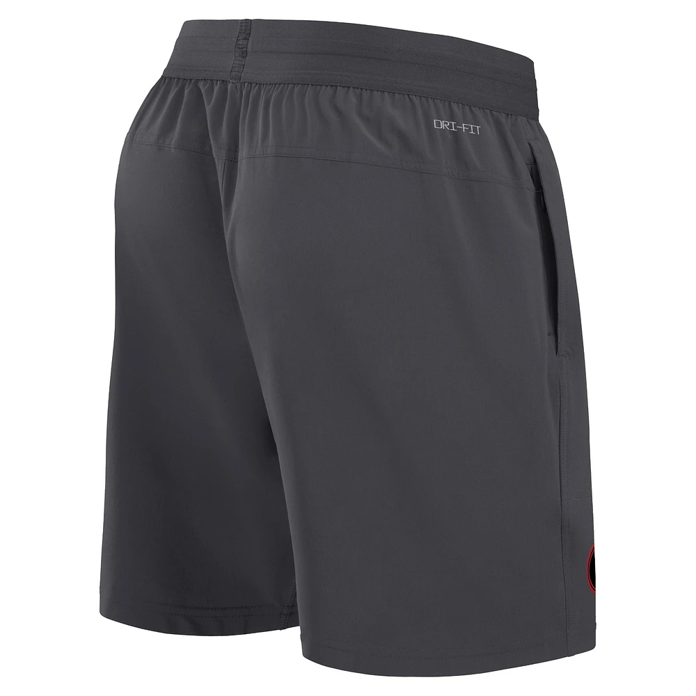 Men's Nike Anthracite Georgia Bulldogs 2024 Sideline Performance Shorts