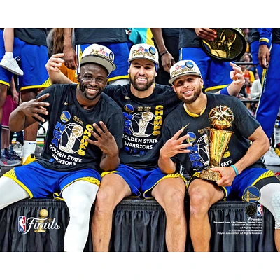 Photographie non signée de célébration la finale NBA 2022 Draymond Green, Klay Thompson et Stephen Curry des Golden State Warriors