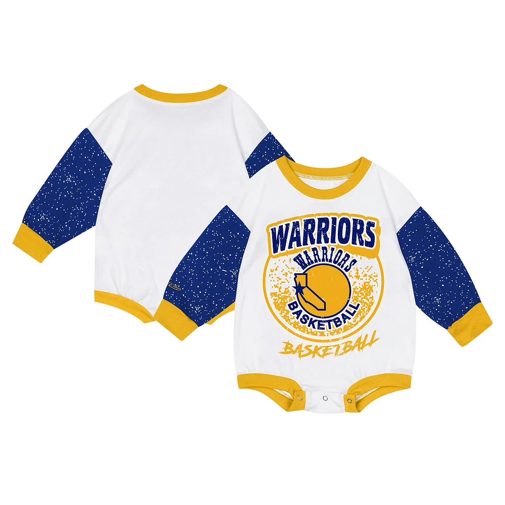 Body à manches longues oversize blanc pour bébé Mitchell & Ness Golden State Warriors Hardwood Classics Posterboard