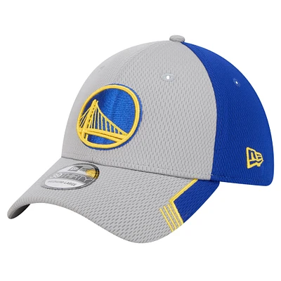 Casquette flex 39THIRTY Active Trim New Era pour hommes, gris/royal, Golden State Warriors