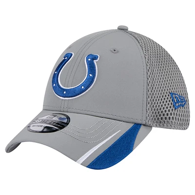 Casquette New Era Royal Indianapolis Colts Game Day Linear 39THIRTY Flex pour homme