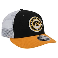 Casquette de camionneur Snapback 9FIFTY noire Iowa Hawkeyes Throwback Circle Patch New Era pour hommes