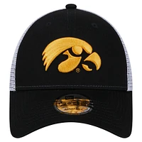 Men's New Era  Black Iowa Hawkeyes Trucker 9FORTY Adjustable Hat
