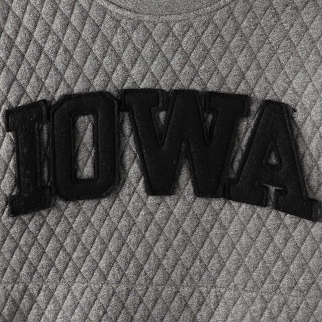 Sweat-shirt matelassé Pressbox Heather Charcoal Iowa Hawkeyes Moose pour femme