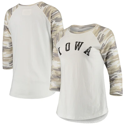 T-shirt blanc/camouflage Iowa Hawkeyes Boyfriend Baseball Raglan à manches 3/4 pour femme