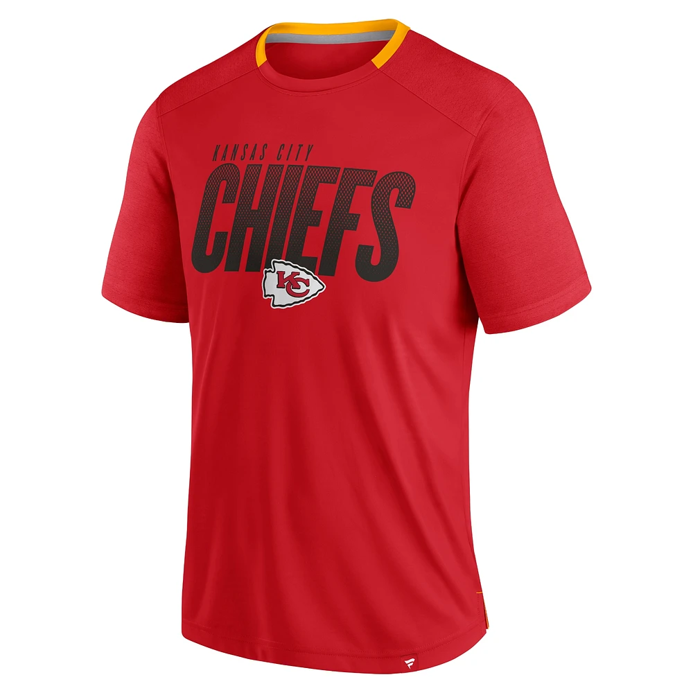 T-shirt rouge fanatique pour homme Kansas City Chiefs Defender Fade Slant