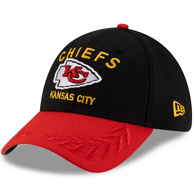 Casquette New Era 39THIRTY Flex noire/rouge pour homme des Kansas City Chiefs, draft NFL 2025