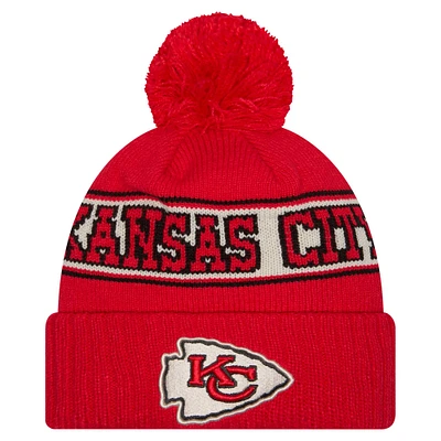Bonnet en tricot à revers rétro Kansas City Chiefs rouge New Era pour jeune avec pompon