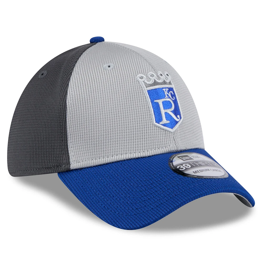 Casquette d'entraînement au bâton 39THIRTY Flex pour homme New Era gris/bleu marine Kansas City Royals 2025