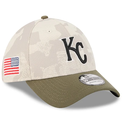 Casquette 39THIRTY Flex pour homme New Era beige clair/olive Kansas City Royals 2025 Armed Forces Day