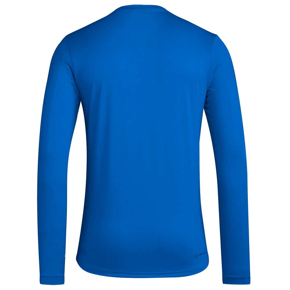 T-shirt à manches longues d'avant-match de basketball adidas Royal Kansas Jayhawks State Outline pour homme