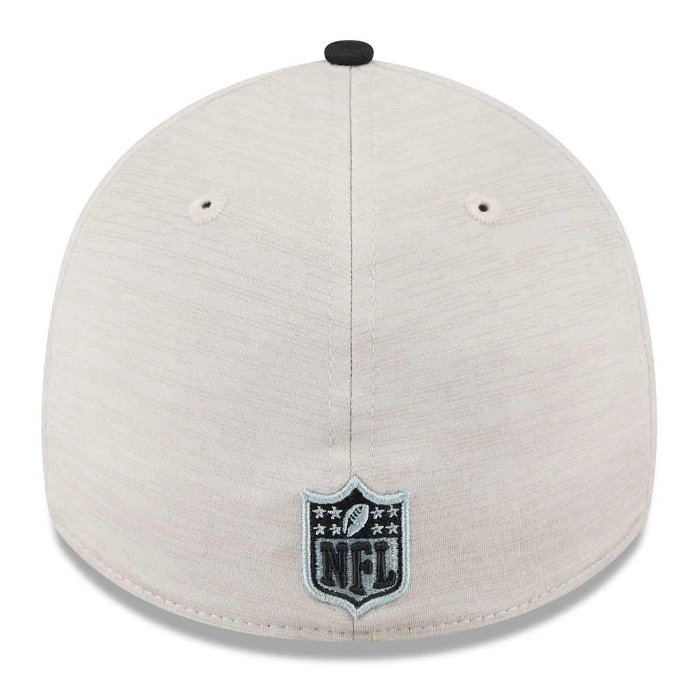 Men's New Era Stone/Black Las Vegas Raiders 2024 Sideline Historic 39THIRTY Flex Hat