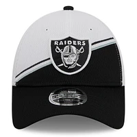 Men's New Era  White/Black Las Vegas Raiders 2023 Sideline 9FORTY Adjustable Hat