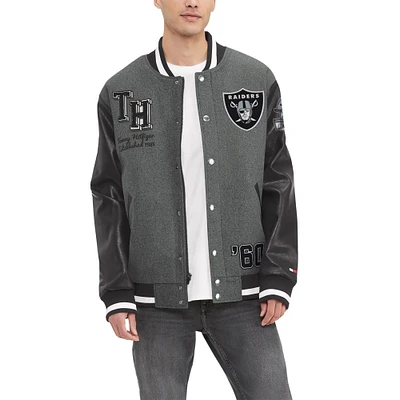 Veste universitaire à bouton-pression Tommy Jeans gris Las Vegas Raiders Gunner pour hommes