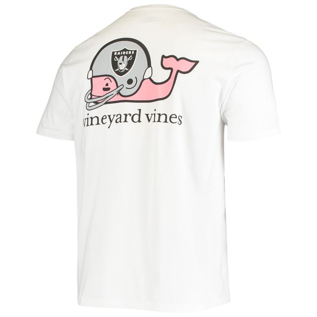 T-shirt Vineyard Vines Las Vegas Raiders blanc grand et casque pour homme