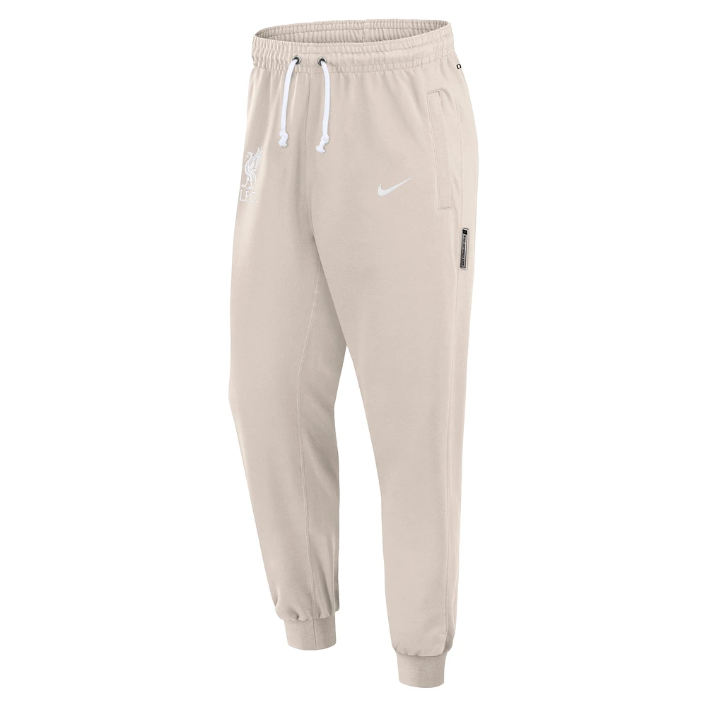 Pantalon fuselé Nike Liverpool 2024/25 Standard Issue pour homme, gris