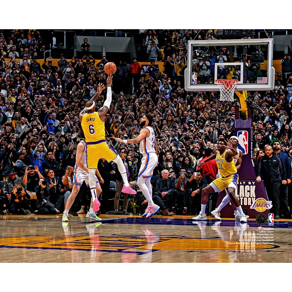 LeBron James, joueur non signé des Los Angeles Lakers, bat le record de points tous les temps avec 38 388
