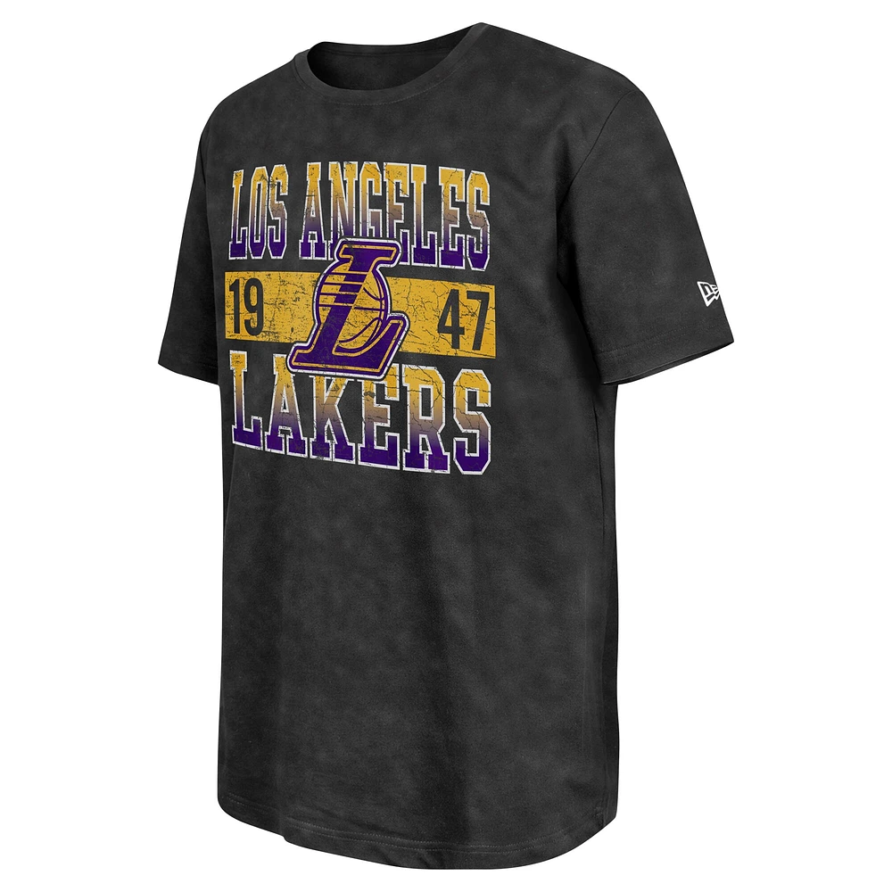 Men's New Era Black Los Angeles Lakers Enzyme Washed Oversized T-Shirt