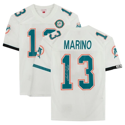 Maillot authentique blanc autographié par Dan Marino des Miami Dolphins avec inscription « HOF 05 » de Mitchell & Ness
