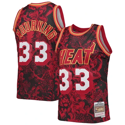 Maillot Swingman du Nouvel An lunaire Mitchell & Ness Alonzo Mourning pour hommes, rouge Miami Heat Hardwood Classics 1996/97