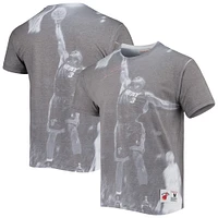 T-shirt Mitchell & Ness Dwyane Wade gris chiné Miami Heat Above The Rim pour hommes