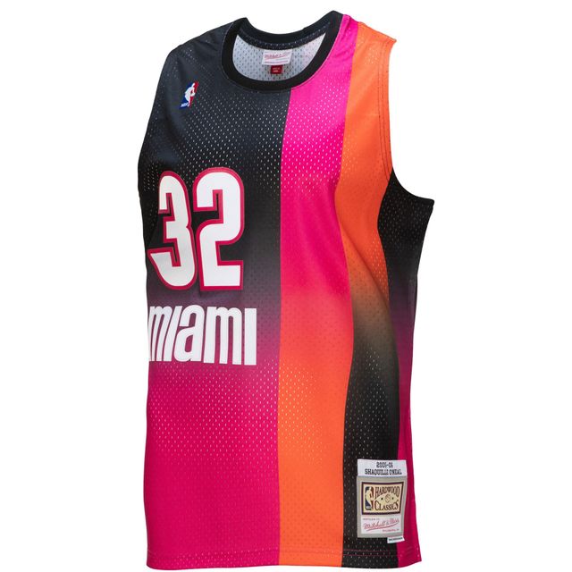 Maillot de joueur Mitchell & Ness Shaquille O'Neal rose/noir Miami Heat 2005/06 Hardwood Classics Fadeaway Swingman pour homme