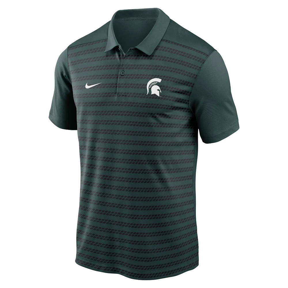 Polo de performance ligne touche des entraîneurs début saison 2024 Nike vert Michigan State Spartans pour homme