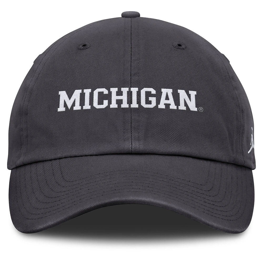 Casquette ajustable Jordan Brand Michigan Wolverines Campus Club pour homme, couleur anthracite