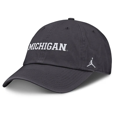 Casquette ajustable Jordan Brand Michigan Wolverines Campus Club pour homme, couleur anthracite