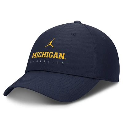 Casquette ajustable Jordan Brand bleu marine Michigan Wolverines Club Performance pour homme