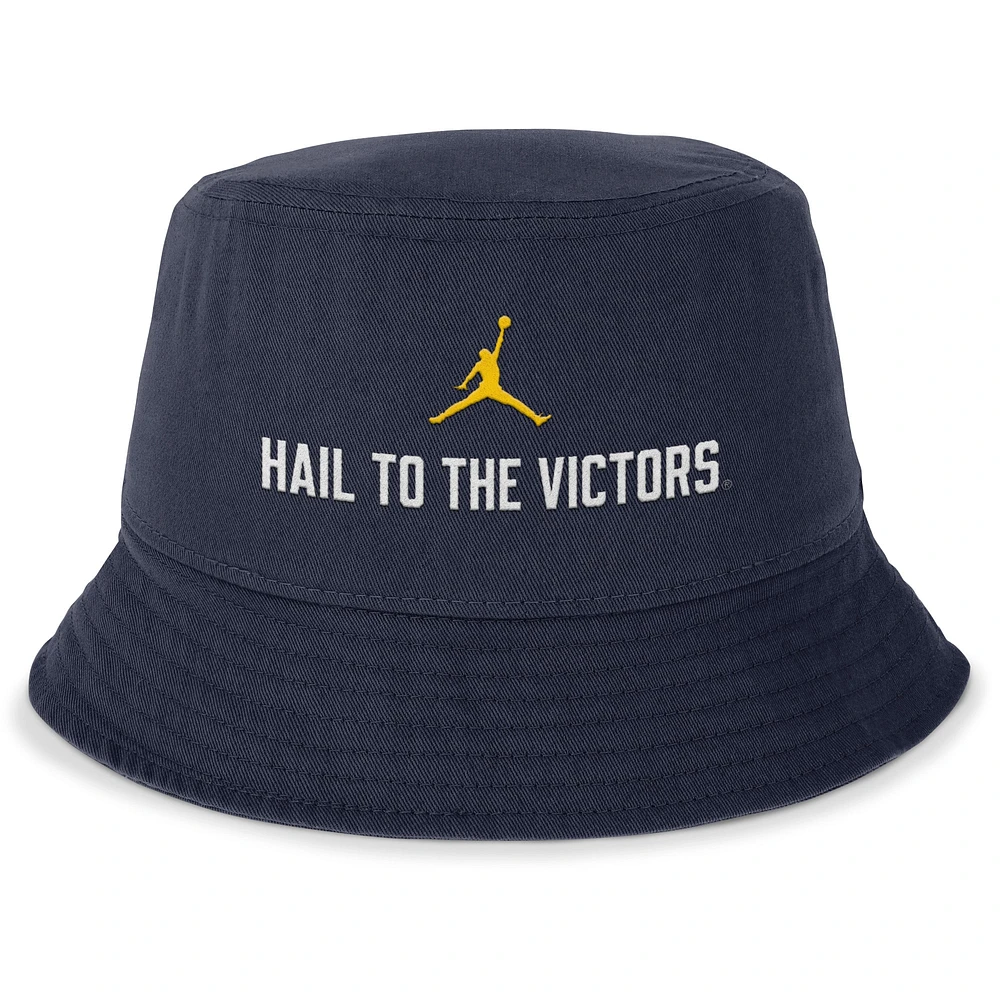 Chapeau bob Jordan Brand bleu marine Michigan Wolverines Local Apex pour hommes