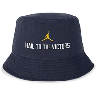 Chapeau bob Jordan Brand bleu marine Michigan Wolverines Local Apex pour hommes