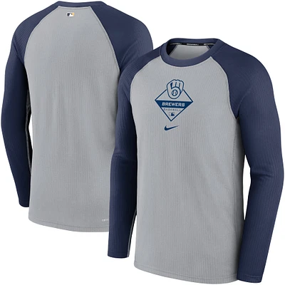 T-shirt à manches longues Nike pour hommes, gris/marine Milwaukee Brewers Authentic Collection Game Performance Raglan