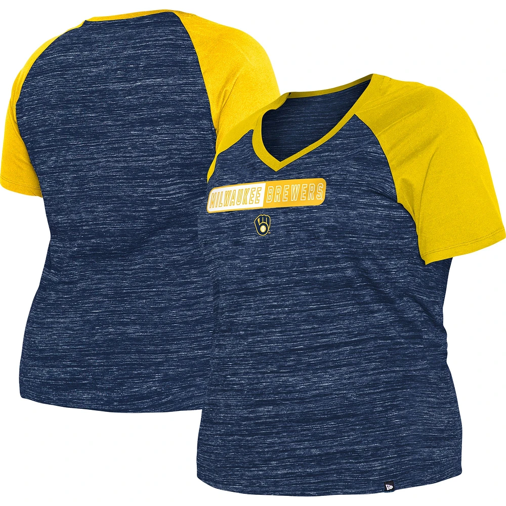 T-shirt à col en V raglan teint par espacement New Era pour femme bleu marine Milwaukee Brewers Taille Plus