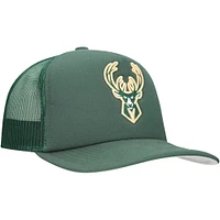 Casquette réglable Mitchell & Ness Hunter Green Milwaukee Bucks Core Evergreen OTC Trucker pour hommes
