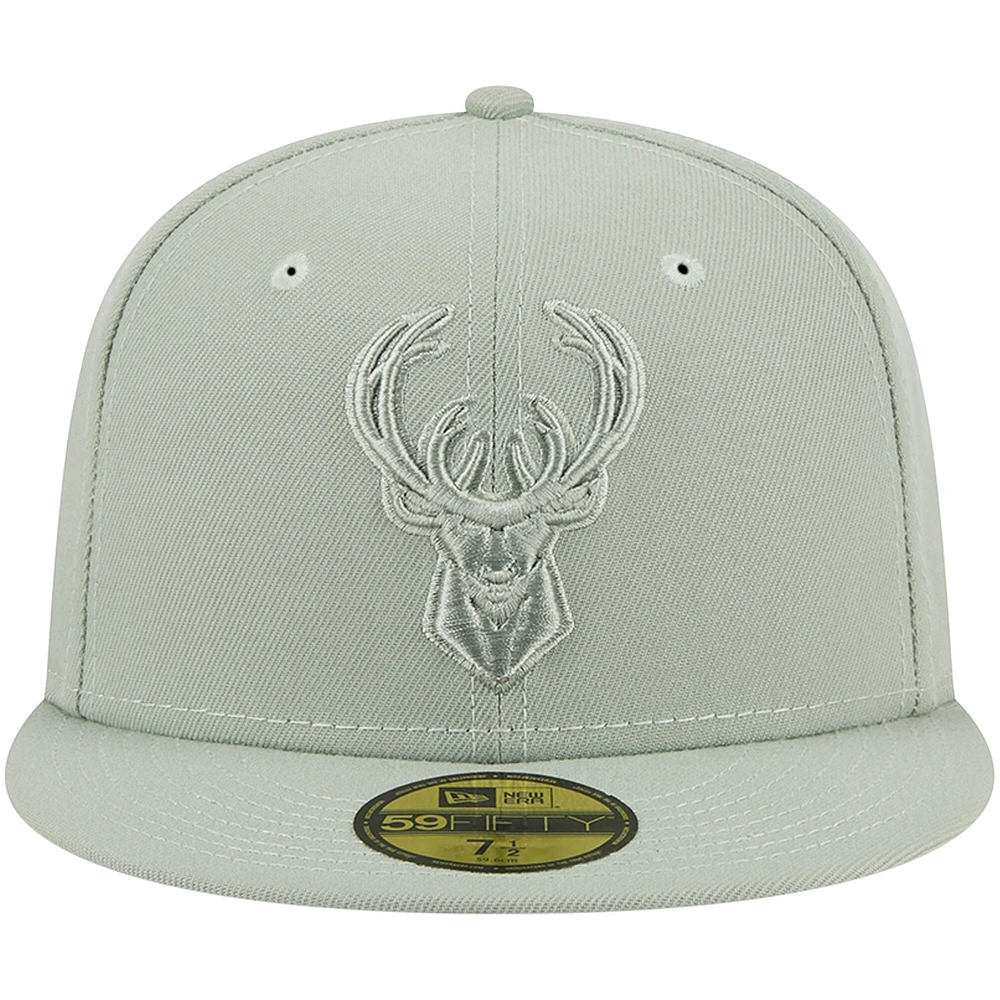 Men's New Era Green Milwaukee Bucks Color Pack 59FIFTY Fitted Hat