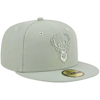 Men's New Era Green Milwaukee Bucks Color Pack 59FIFTY Fitted Hat