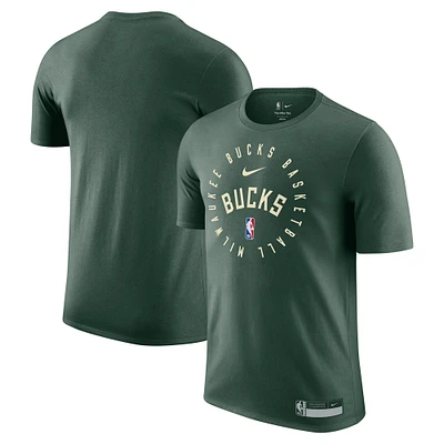 T-shirt de performance d'entraînement sur le terrain Nike Hunter Green Milwaukee Bucks 2024/25 Legend pour homme