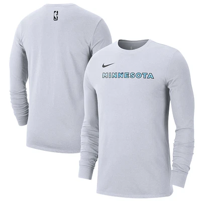 T-shirt à manches longues Nike blanc Minnesota Timberwolves 2024/25 City Edition Essential Logo pour homme