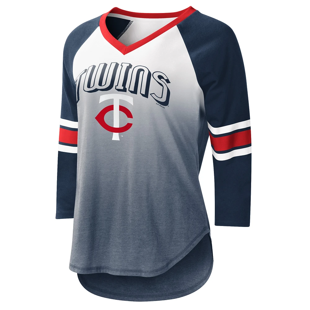 T-shirt à col en V manches 3/4 et raglan G-III 4Her by Carl Banks pour femmes, blanc/bleu marine Minnesota Twins