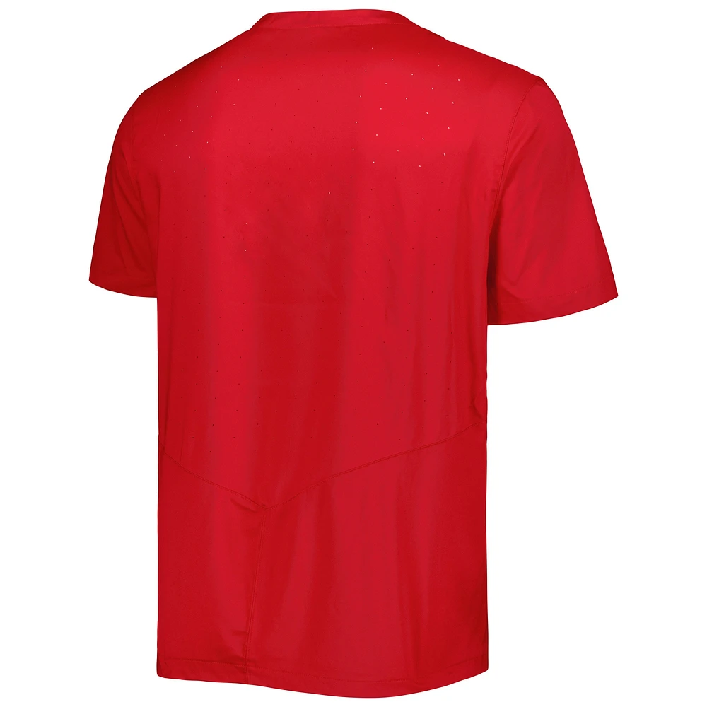 Haut rouge pour homme adidas NC State Wolfpack Notch Neck Iron Cage