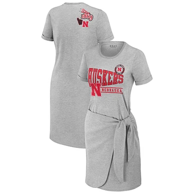Robe t-shirt nouée Nebraska Huskers pour femme WEAR by Erin Andrews, gris chiné