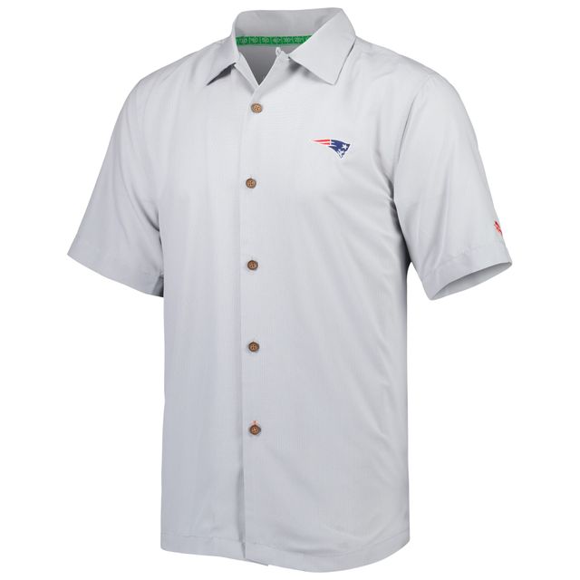 Chemise boutonnée pour homme Tommy Bahama Gray New England Patriots Coconut Point Frondly Fan Camp IslandZone