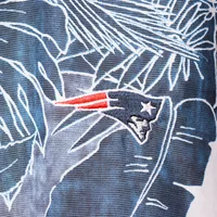 Chemise boutonnée IslandZone à motif floral des New England Patriots de Tommy Bahama pour homme, bleu marine
